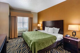 Quality Suites Addison-Dallas