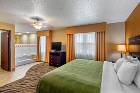 Quality Suites Addison-Dallas