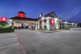 Red Roof PLUS+ Dallas - Addison