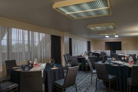 Renaissance Dallas Addison Hotel