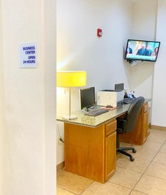 Holiday Inn Express Hotel & Suites Alice