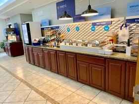 Holiday Inn Express Hotel & Suites Alice