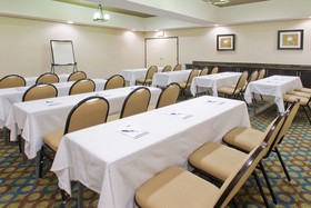 Holiday Inn Express Alvarado
