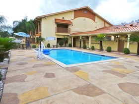 Americas Best Value Inn & Suites-Alvin/Houston