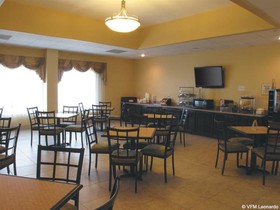 La Quinta Inn & Suites by Wyndham Angleton