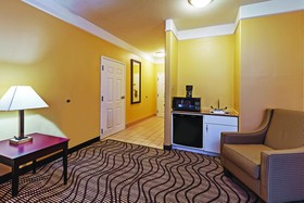 La Quinta Inn & Suites by Wyndham Angleton