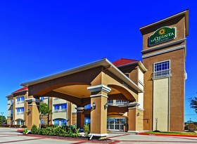 La Quinta Inn & Suites by Wyndham Angleton