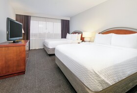 Crowne Plaza Arlington - Ballpark - Stadium