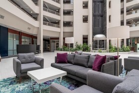 Crowne Plaza Arlington - Ballpark - Stadium