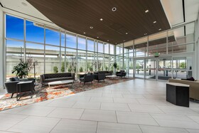 Crowne Plaza Arlington - Ballpark - Stadium