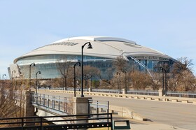 Crowne Plaza Arlington - Ballpark - Stadium