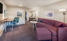 Crowne Plaza Arlington - Ballpark - Stadium