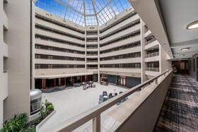 Crowne Plaza Arlington - Ballpark - Stadium