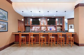 Crowne Plaza Arlington - Ballpark - Stadium