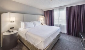 Crowne Plaza Arlington - Ballpark - Stadium