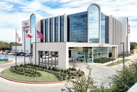 Crowne Plaza Arlington - Ballpark - Stadium