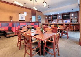 Crowne Plaza Arlington - Ballpark - Stadium