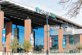 Crowne Plaza Arlington - Ballpark - Stadium
