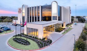 Crowne Plaza Arlington - Ballpark - Stadium