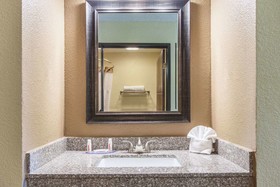 Days Inn by Wyndham Arlington