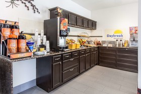 Days Inn by Wyndham Arlington