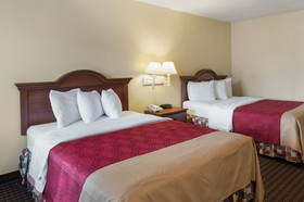 Econo Lodge Inn & Suites Six Flags