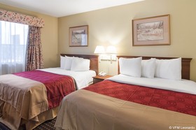 Econo Lodge Inn & Suites Six Flags