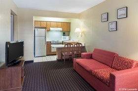 Econo Lodge Inn & Suites Six Flags