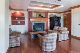 Econo Lodge Inn & Suites Six Flags