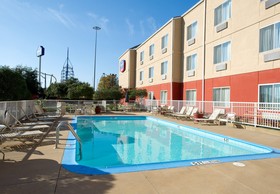 Fairfield Inn & Suites Arlington Near Six Flags