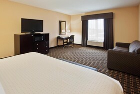 Holiday Inn Arlington NE Rangers Ballpark