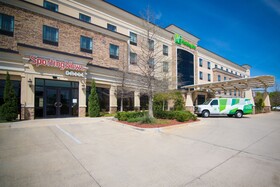 Holiday Inn Arlington NE Rangers Ballpark