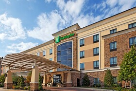 Holiday Inn Arlington NE Rangers Ballpark