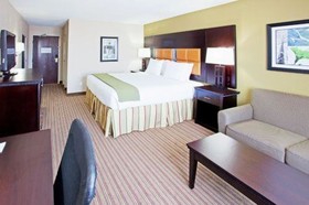 Holiday Inn Express & Suites Arlington (I-20-Parks Mall)