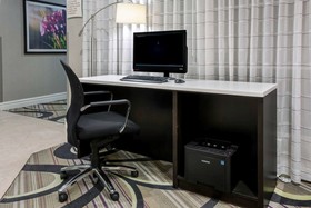 La Quinta Inn & Suites by Wyndham Dallas Arlington South