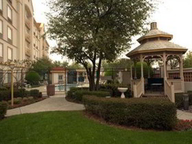 La Quinta Inn & Suites by Wyndham Dallas Arlington South