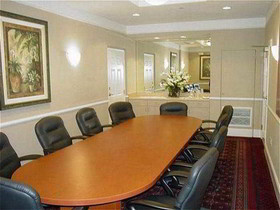 La Quinta Inn & Suites by Wyndham Arlington North 6 Flags Dr