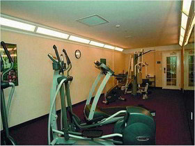 La Quinta Inn & Suites by Wyndham Arlington North 6 Flags Dr