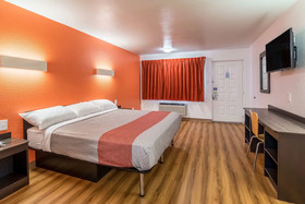 Motel 6 Arlington TX-UTA