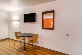 Motel 6 Arlington TX-UTA