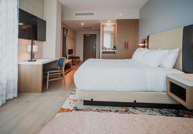 Cambria Hotel Austin Downtown
