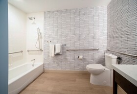 Cambria Hotel Austin Downtown