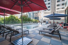 Cambria Hotel Austin Downtown