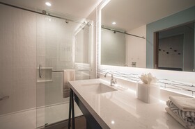 Cambria Hotel Austin Downtown