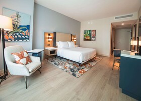 Cambria Hotel Austin Downtown