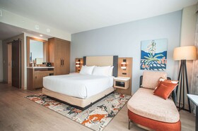Cambria Hotel Austin Downtown