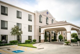 Comfort Suites NW Lakeline