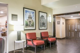 Comfort Suites NW Lakeline