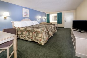 Skylite Inn