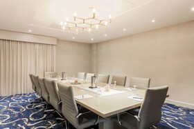 DoubleTree by Hilton Hotel Austin - University Area